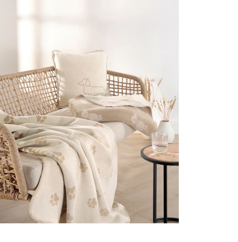 Pledd med hundemotiv, We love dogs pledd fra Cawø, beige